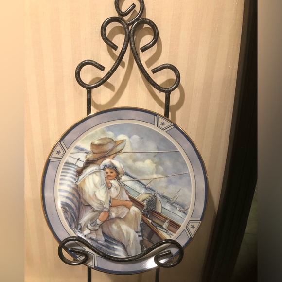 Authentic Vintage Trisha Romance Bundled 2 authentic display plates - Picture 2 of 8